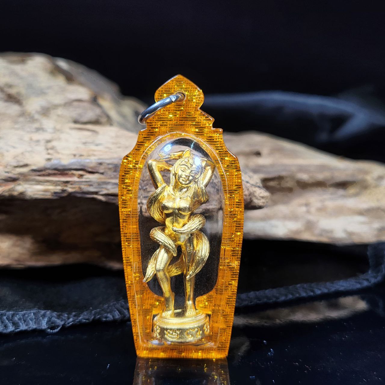 LUANG PHOR NIAN龙婆年九尾狐仙（小金身） | Jin Thai Fo Pai